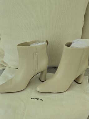 Vince Beige Leather Hillside Women's Boots - NWOT